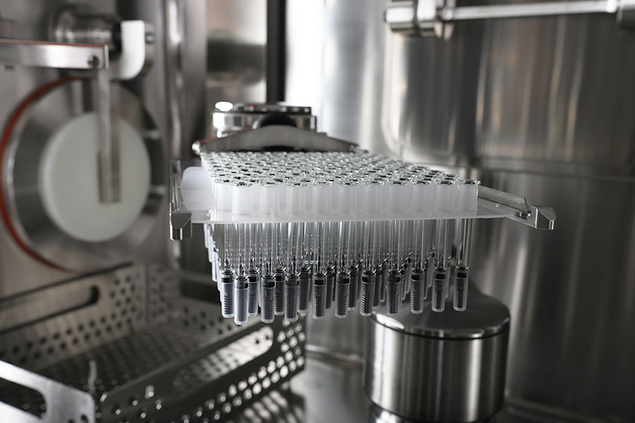 SA25-Aseptic-Filling-Workcell-syringe-filling-6