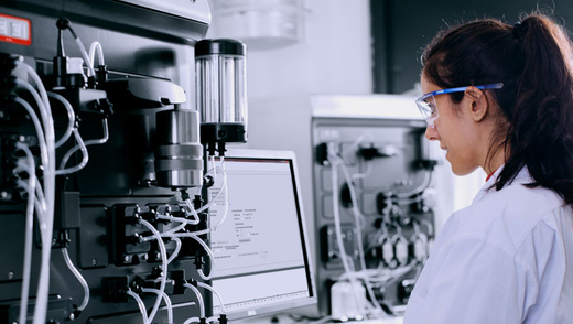 scientist-at-akta-pilot-600s